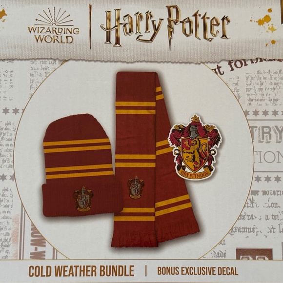 Harry Potter Beanie Hat Scarf Gryffindor Decal Winter Bundle Box Gift Set (14+) - Picture 2 of 5